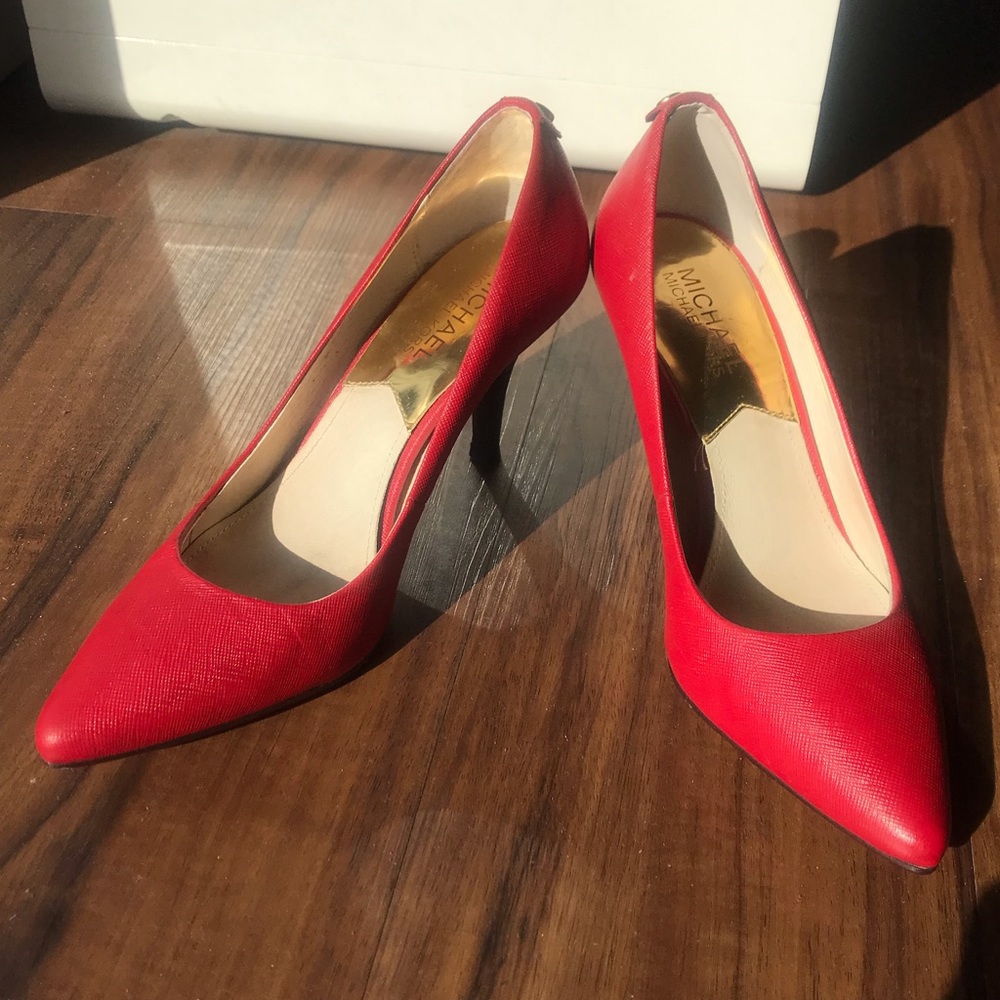 MK high heel pumps